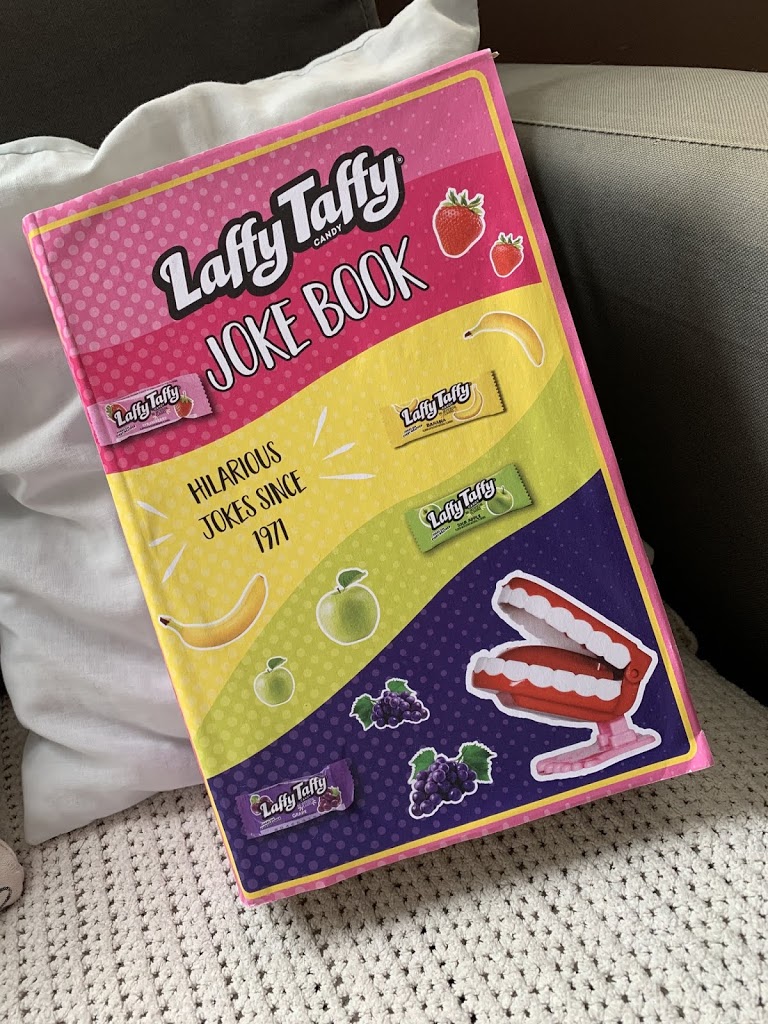 Laffy Taffy sings “We have no banana, today!”