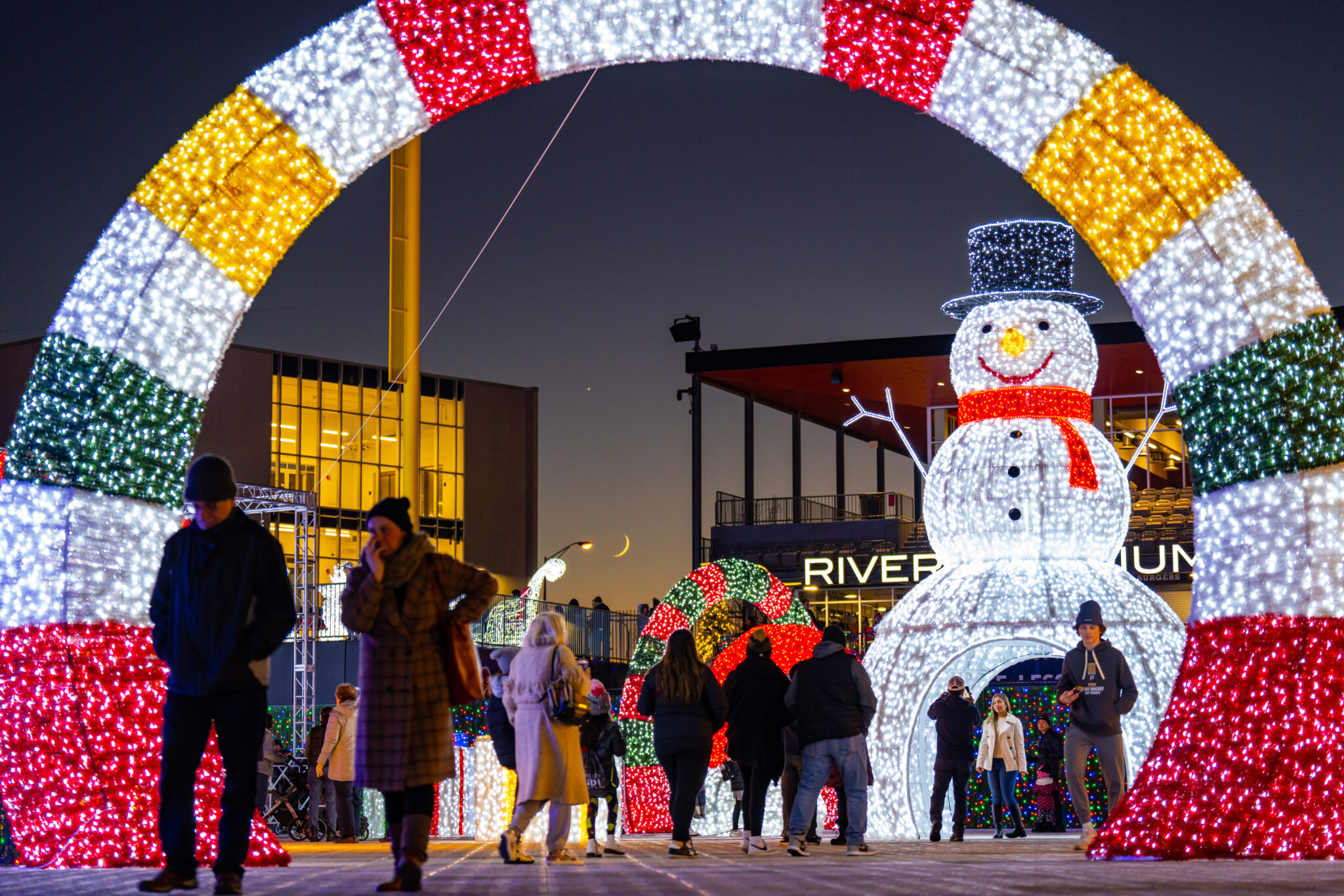 SPARKLE LIGHT FESTIVAL RETURNS TO ROSEMONT’S IMPACT FIELD Fan Dads